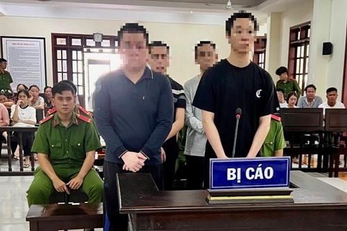 Bốn đối tượng dùng dao chém người lĩnh án