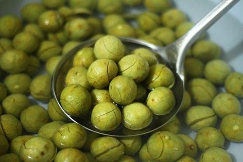 Những ai không nên ăn quả sấu?