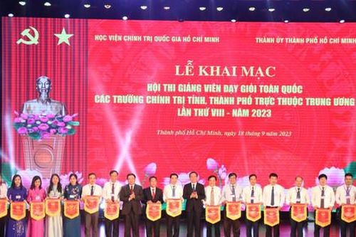 Đánh giá toàn diện chất lượng giảng viên các trường chính trị trên toàn quốc