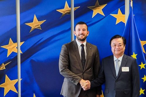Tư lệnh ngành Nông nghiệp trực tiếp sang EU tìm cách gỡ thẻ vàng EC cho thủy sản