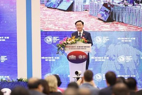 Kiến tạo động lực cho tăng trưởng