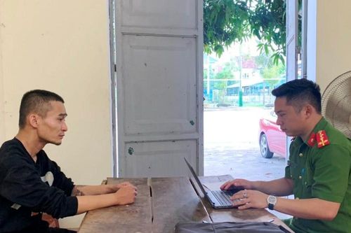 Bắt giữ đối tượng cầm dao vào nhà đâm chủ nợ