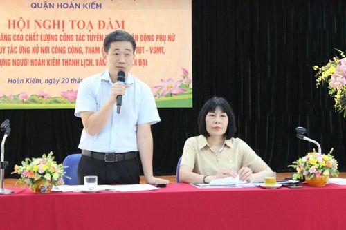 Nâng cao chất lượng tuyên truyền, vận động phụ nữ thực hiện QTUX nơi công cộng