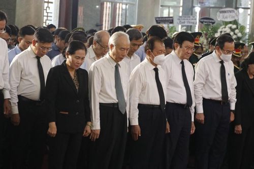 Tiễn đưa đồng chí Nguyễn Ngọc Ẩn về nơi an nghỉ cuối cùng