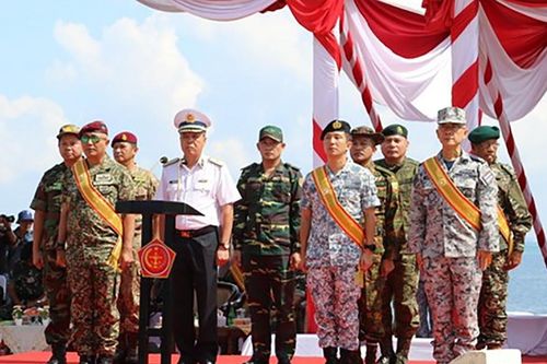 Lần đầu tiên ASEAN tập trận chung trên biển