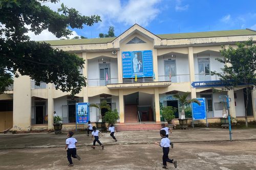 Kỳ lạ việc điều chuyển giáo viên ở Buôn Đôn