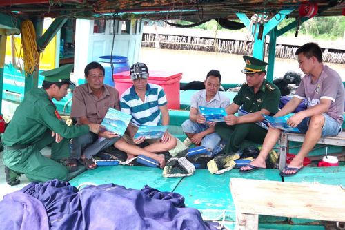 Ngư dân Khánh Tiến khó khăn trong mùa mưa bão