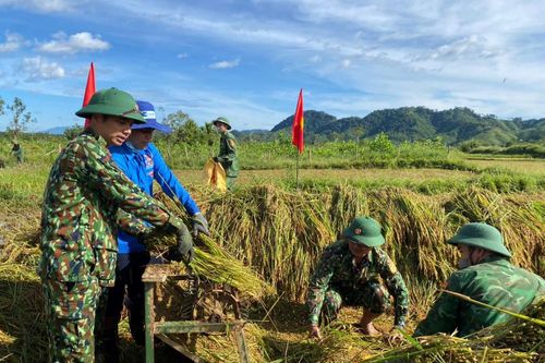Động lực thúc đẩy cán bộ, chiến sĩ thi đua hoàn thành xuất sắc nhiệm vụ được giao