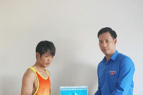 Tỉnh Đoàn Bắc Ninh tặng Bằng khen thanh niên cứu người trong vụ cháy chung cư mini tại Hà Nội