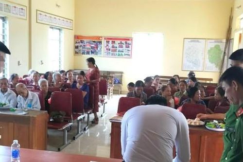 Tổ chức hội nghị tặng quà để bán thực phẩm chức năng giá trên trời