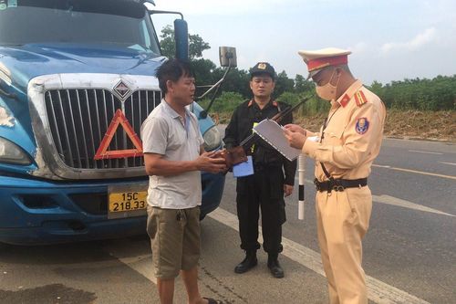Thanh Hóa: Xử phạt 763 trường hợp, tước 69 GPLX sau 1 tháng ra quân