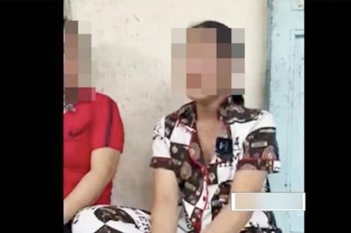 Bắt đối tượng hành hạ, ép thiếu nữ 16 tuổi ăn thằn lằn sống