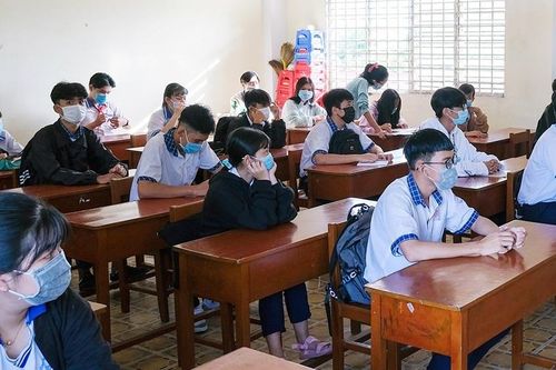 Vĩnh Long chuyển đổi số ngành giáo dục vì lợi ích của người học, người dạy