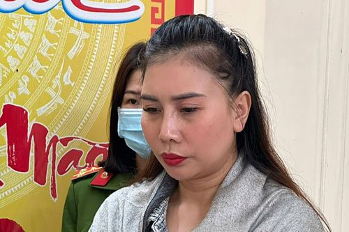 Bắt hoa hậu thiện nguyện của cuộc thi Hoa hậu doanh nhân Việt Nam