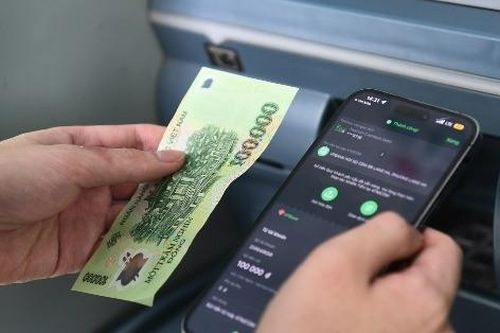 Thanh toán không tiền mặt lên ngôi, rút tiền qua ATM giảm mạnh