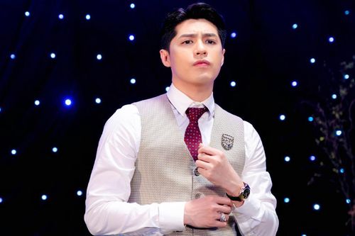 Noo Phước Thịnh phản ứng 'căng cực' khi bị khán giả chụp lén