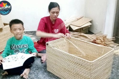 Cậu bé mất bố, mẹ bị liệt và giấc mơ không thành hiện thực