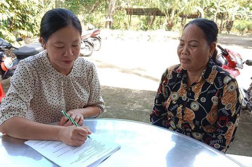 Cà Mau: Tập huấn nâng cao năng lực vận hành 'Tổ truyền thông cộng đồng' cho cán bộ phụ trách