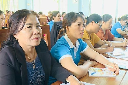 Krông Pa: Tập huấn nghiệp vụ cho gần 100 cán bộ phụ nữ