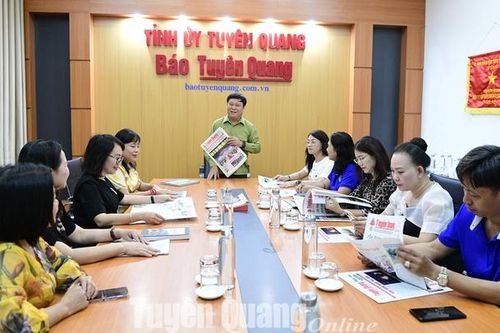 Lãnh đạo báo Đảng các tỉnh thăm, trao đổi nghiệp vụ tại Báo Tuyên Quang