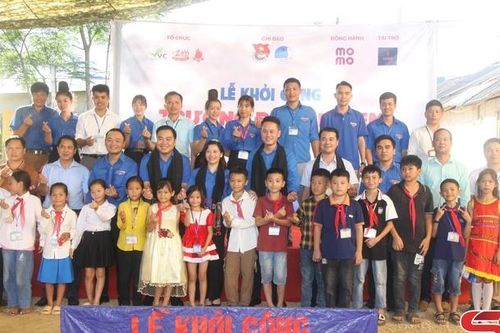 Khởi công Trường đẹp cho em tại điểm trường bản Nà Hát