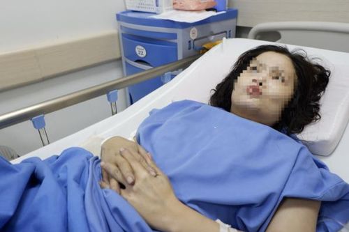 Sức khỏe hai mẹ con nhảy từ tầng 9 chung cư mini giờ ra sao?