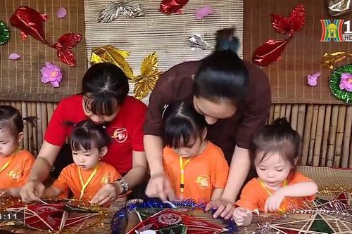 Trải nghiệm 'Ký ức mùa trăng 2023' tại Hồ Văn