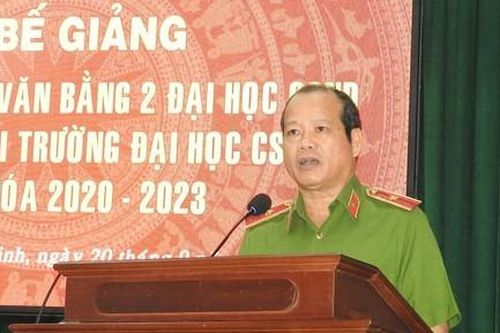 Đại học Cảnh sát nhân dân bế giảng khóa đào tạo văn bằng 2, hệ vừa làm vừa học
