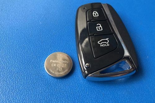 Bao lâu thì cần thay pin cho chìa khóa thông minh ô tô?