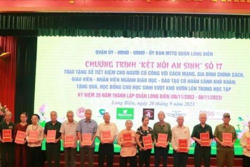 Quận Long Biên 'kết nối' gần 2 tỷ đồng hỗ trợ hơn 1.000 người dân hoàn cảnh khó khăn