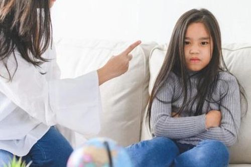 4 cách ứng xử thông minh khi con phạm lỗi giúp con ngoan ngoãn, hiểu chuyện