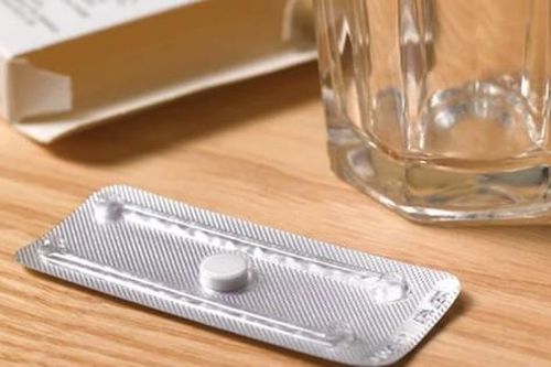 Sử dụng liên tục thuốc tránh thai khẩn cấp, đau bụng dữ dội, rối loạn kinh nguyệt