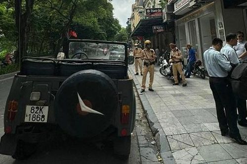 Siết hoạt động xe 'u-oát', jeep chở khách du lịch trong phố cổ
