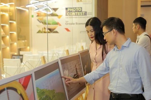 Trao giải cuộc thi ảnh 'Kinh tế tuần hoàn năm 2023'
