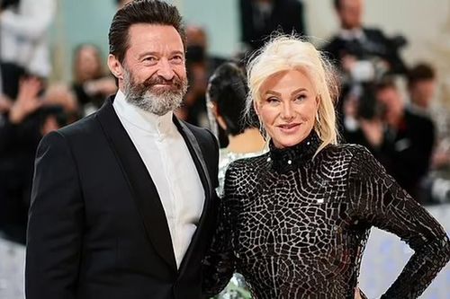 'Người Sói' Hugh Jackman và vợ hơn 13 tuổi phân chia 290 triệu USD như thế nào?