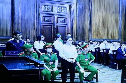 Tuyên phạt bà Nguyễn Phương Hằng 3 năm tù