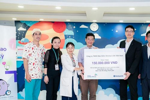 Shinhan Life Việt Nam tiếp tục đồng hành cùng bệnh nhi ung thư máu