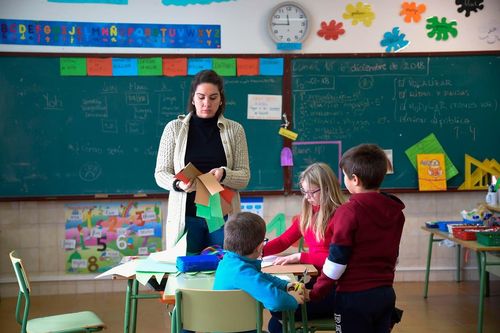 Tây Ban Nha 'đội sổ' OECD về tỷ lệ bỏ học