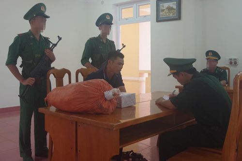 Bắt giữ đối tượng mua bán, vận chuyển vật liệu nổ