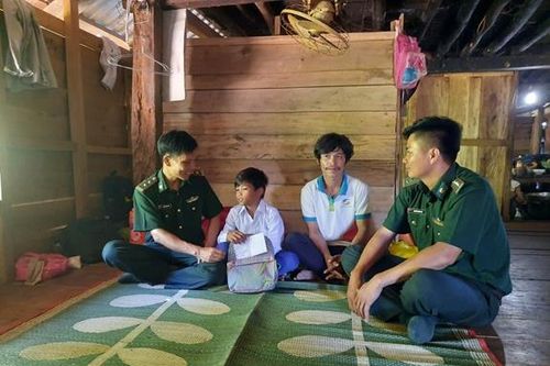 Nâng bước em tới trường