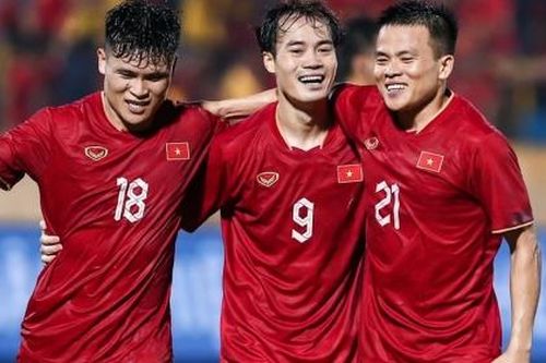 ĐT Việt Nam tiến sát vị trí 94 trên BXH thế giới
