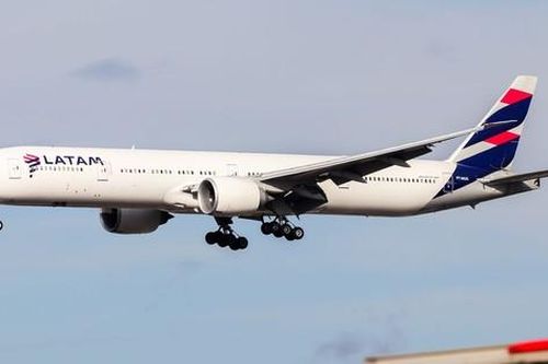 Các hãng bay quốc tế liên tiếp có sự cố khách tử vong