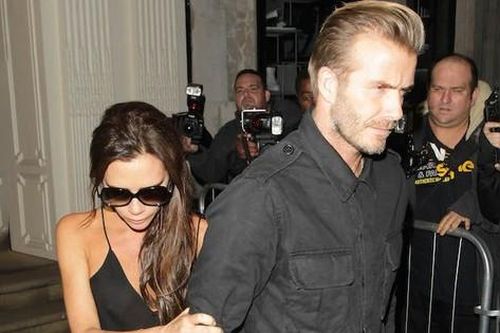 Beckham và Victoria lén lút hẹn hò ở bãi xe