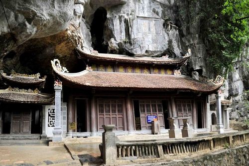 Chùa Bích Động - Ngôi chùa cổ kính trong lòng di sản