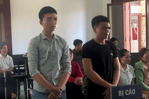 Dùng dao để giải quyết mâu thuẫn