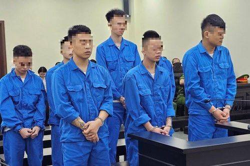 Mua bán thiếu nữ cho quán karaoke làm tiếp viên