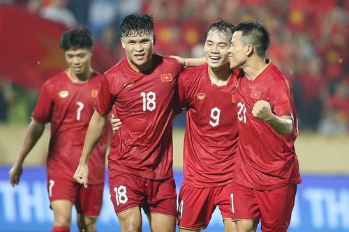 Tuyển Việt Nam đứng im trên bảng xếp hạng FIFA
