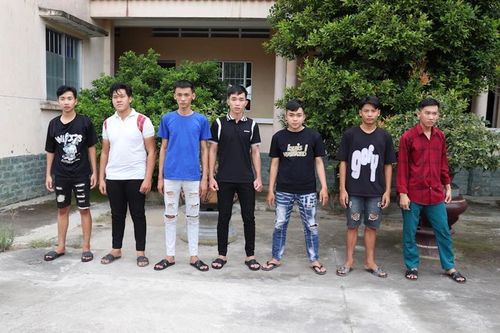 Tạm giữ hình sự 14 đối tượng chém Công an xã bị thương