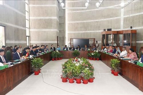 Chủ tịch Quốc hội Vương Đình Huệ hội đàm với Chủ tịch Quốc hội Bangladesh
