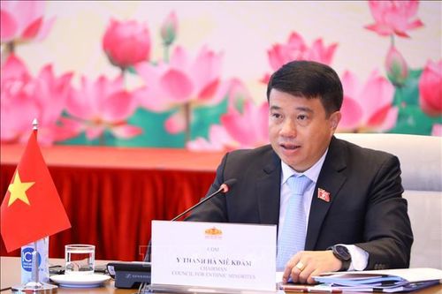 Trao đổi kinh nghiệm trong lĩnh vực dân tộc, giảm nghèo bền vững